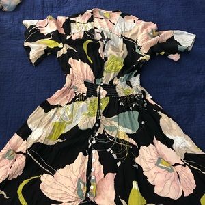 Floral summer dress with short sleeves